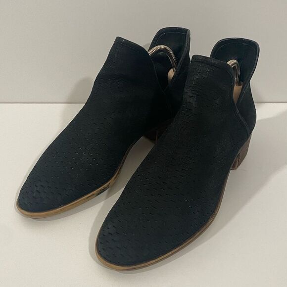 Lucky Brand Bashina Black Suede Leather Block Heel Low Booties Size women’s 8 - Picture 2 of 9